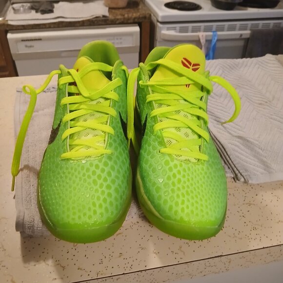 Nike Kobe Grinch